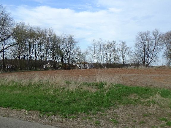 2nd image of Emerald Crown Pkwy And Center Road