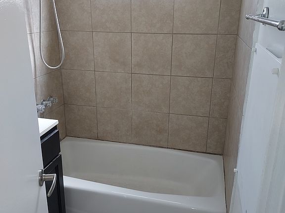 3rd image of 4733 Cape May Ave
