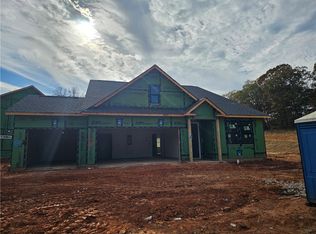 100 Saratoga Oaks St, Williamston, SC 29697