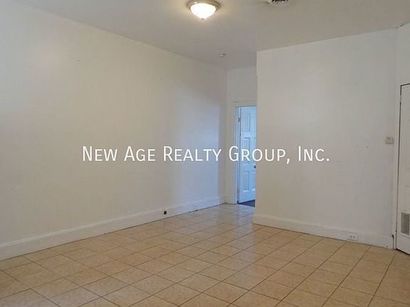 2nd image of 622 N 32nd St #3