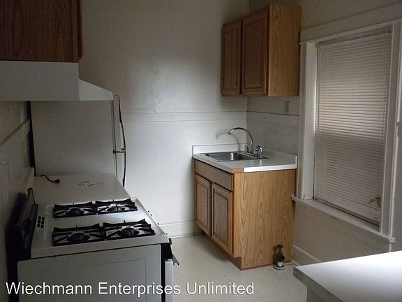 3rd image of 2577 N Stowell Ave APT B