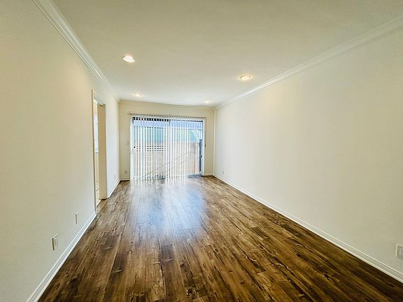 2nd image of 1726 S Barrington Ave #30-1