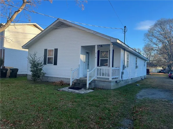 219 Cobb St, Franklin, VA 23851