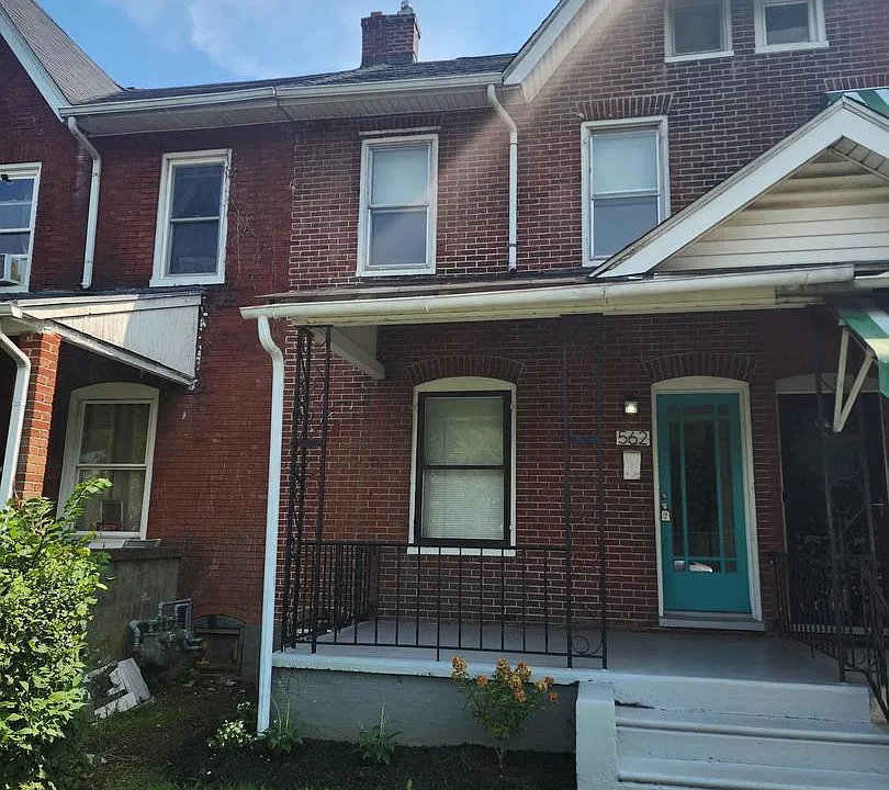 562 Elm St