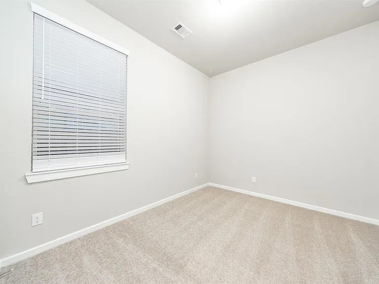 8706 Fox Trail Dr — Photo 17