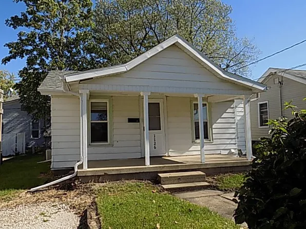 1126 Sycamore St, Ottawa, IL 61350