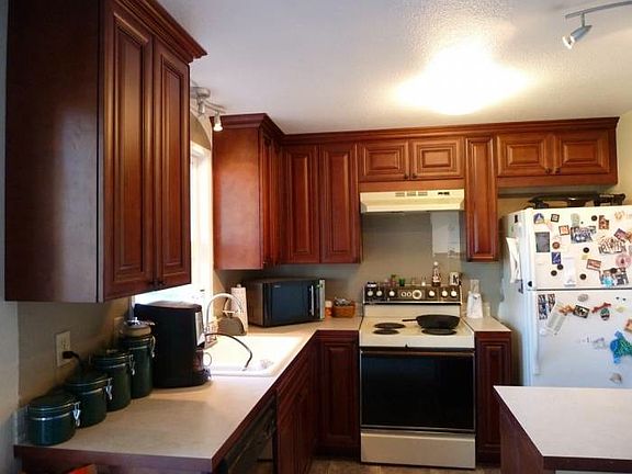 Kitchen photo 2