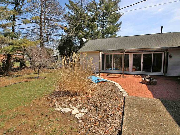 5th image of 467 E High Point Dr