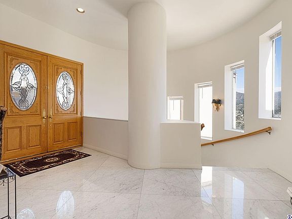 3rd image of 3316 Barnes Cir
