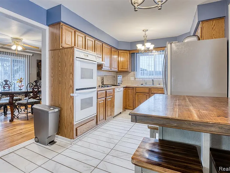 30650 Glenwood Cir — Photo 14