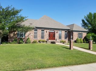 2701 Windward Blvd, Champaign, IL 61821