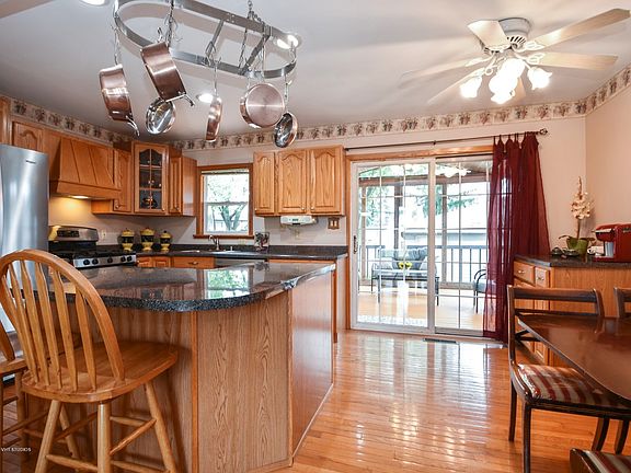 4th image of 19516 Redwood Ln