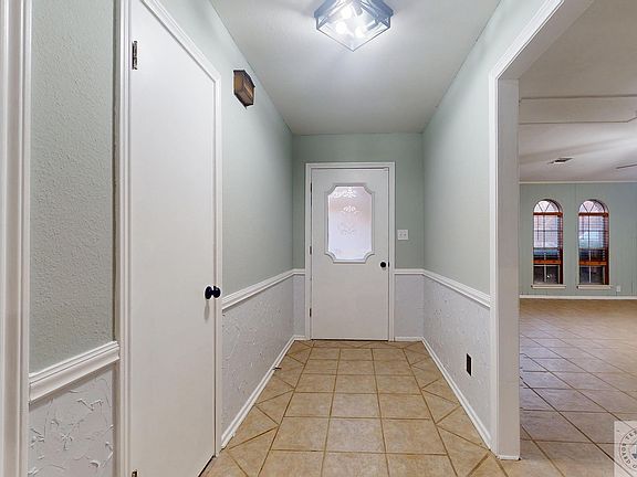 4th image of 4014 Hagler Ln