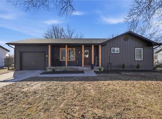 829 Quail Ridge Rd, Peculiar, MO 64078