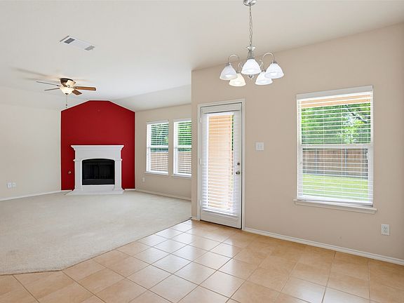 5th image of 904 Buffalo Creek Dr