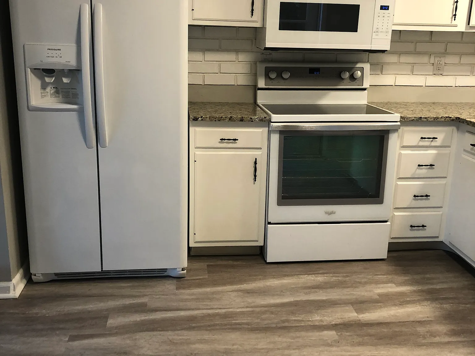 3 bed, 1.5 bath, 1600 sqft, $1,700 — Photo 4