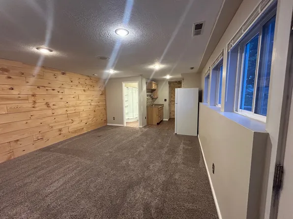 83 Sunset Dr, Farmington, UT 84025