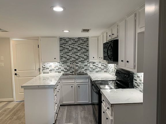 2nd image of 3102 Tealwood Pl