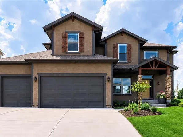 8810 W 165th Ter, Overland Park, KS 66085