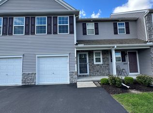 8105 Lenker Dr, Harrisburg, PA 17112