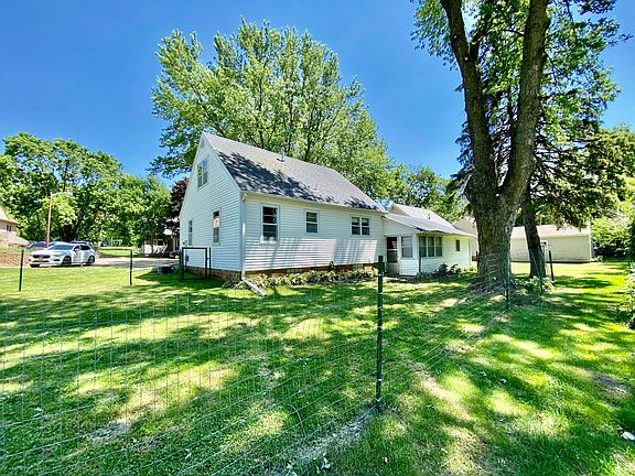 2nd image of 15 Briar Pl
