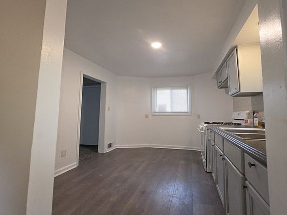 5th image of 4845 University Pl