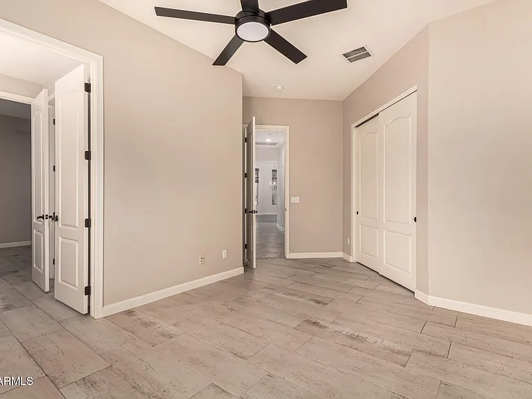 9246 W Molly Ln — Photo 41