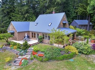 6960 Whitepines Ln, Clinton, WA 98236