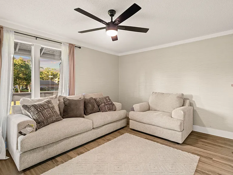 241 Lanai Vlg — Photo 11