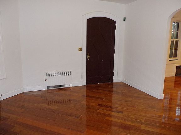 ENTRY FOYER
