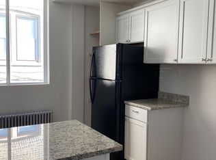 4839 W Dakin St #1E, Chicago, IL 60641