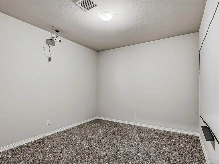 7509 Enchanted Park Dr — Photo 33