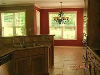 3rd image of 1627 Lindsey Ln