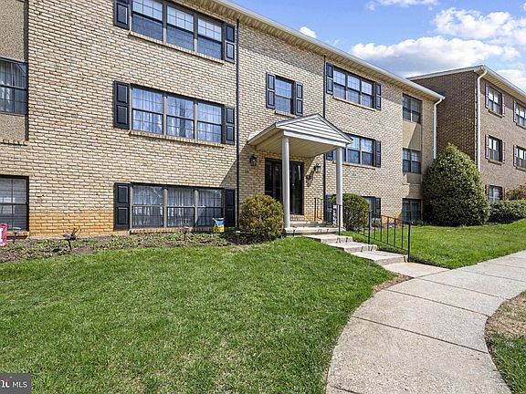 2nd image of 8 Choate Ct Unit 8F