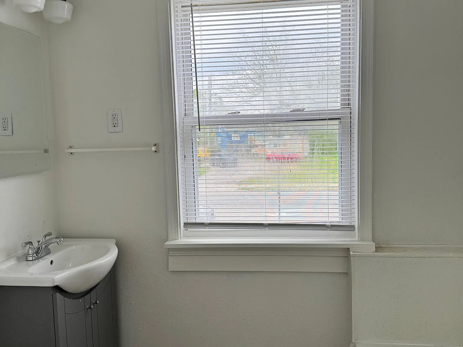 2 bed, 950 sqft, $1,295 — Photo 3