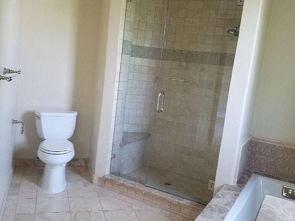 3rd image of 4350 Vantage Ave APT 201