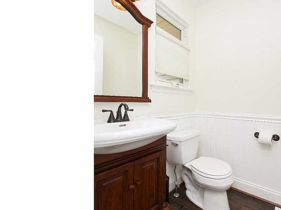 4th image of 104 Bayberry Ct
