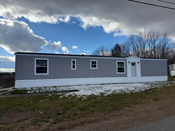 136 Galilee Road, Farmington, ME 04938