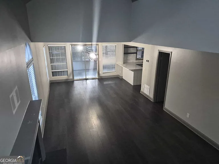 1020 Hampton Hill Ct — Photo 6