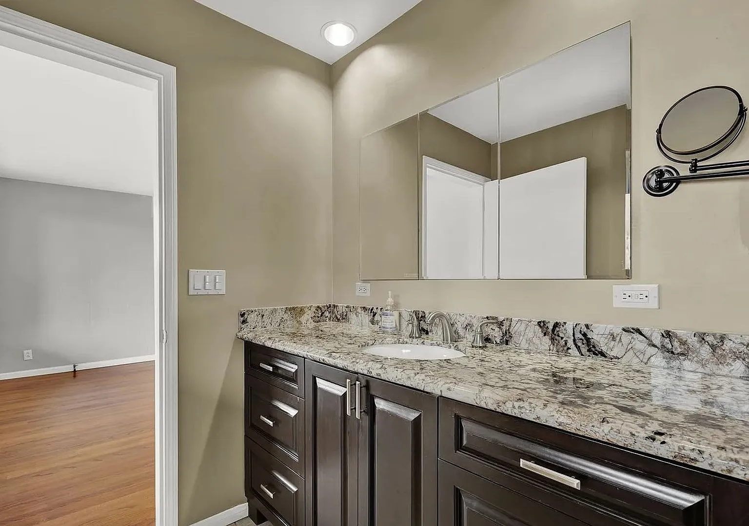 Canyon View ADU in Talmadge — Photo 4