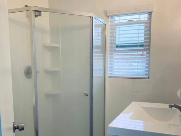 728 E Walnut St #8, Santa Ana, CA 92701