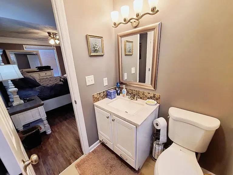 404 Bainbridge Ct #E2 — Photo 17