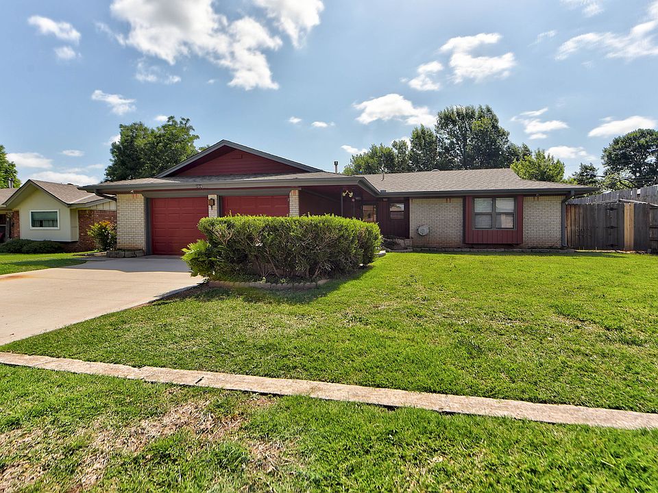 1st image of 1016 Winnipeg Dr