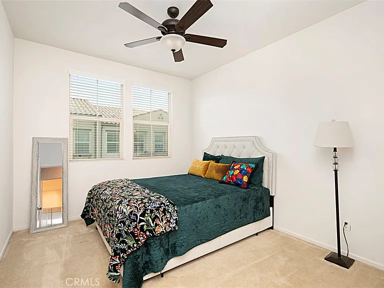 3305 E Midsummer Privado — Photo 19