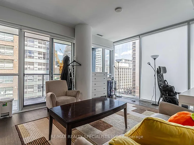 15 Grenville St #609 — Photo 28