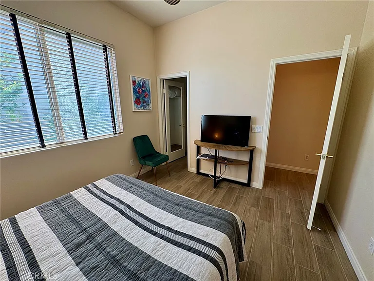 80589 Hoylake Dr — Photo 19