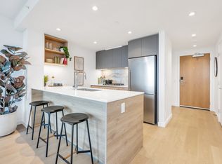 359 Tyee Rd #PENTHOUSE, Victoria, BC V9A0B5