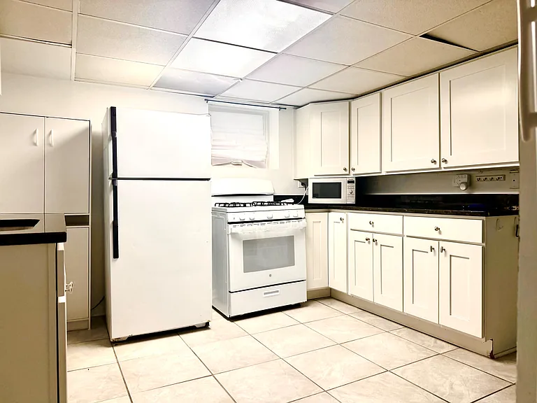 3027 N Clybourn Ave #G — Photo 11