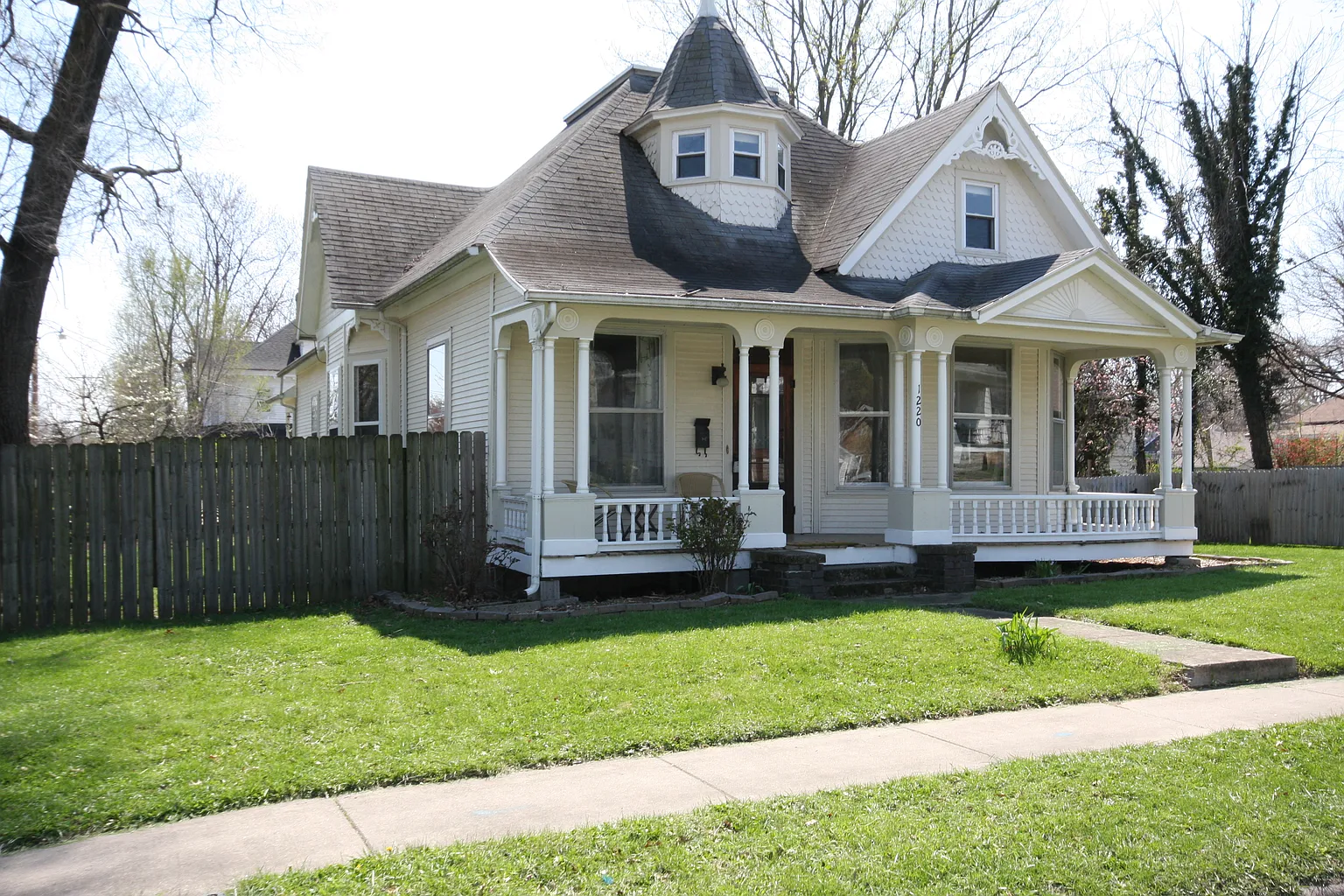 1220 Madison Ave photo 1