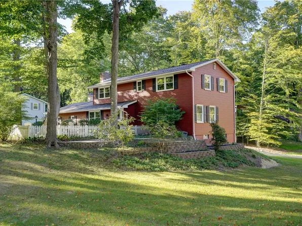 1197 Scandia Dr, Webster, NY 14580